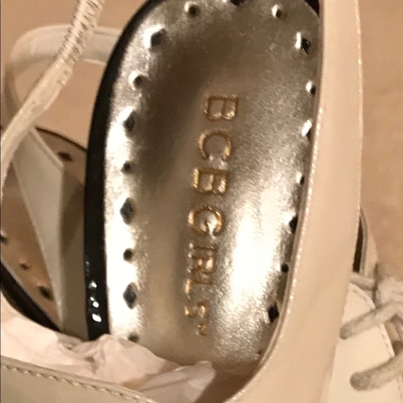 Shoes - Picture 4 of 4